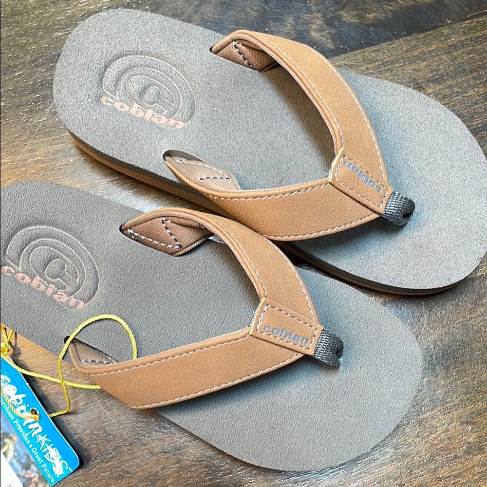 Cobian floater jr flip flops